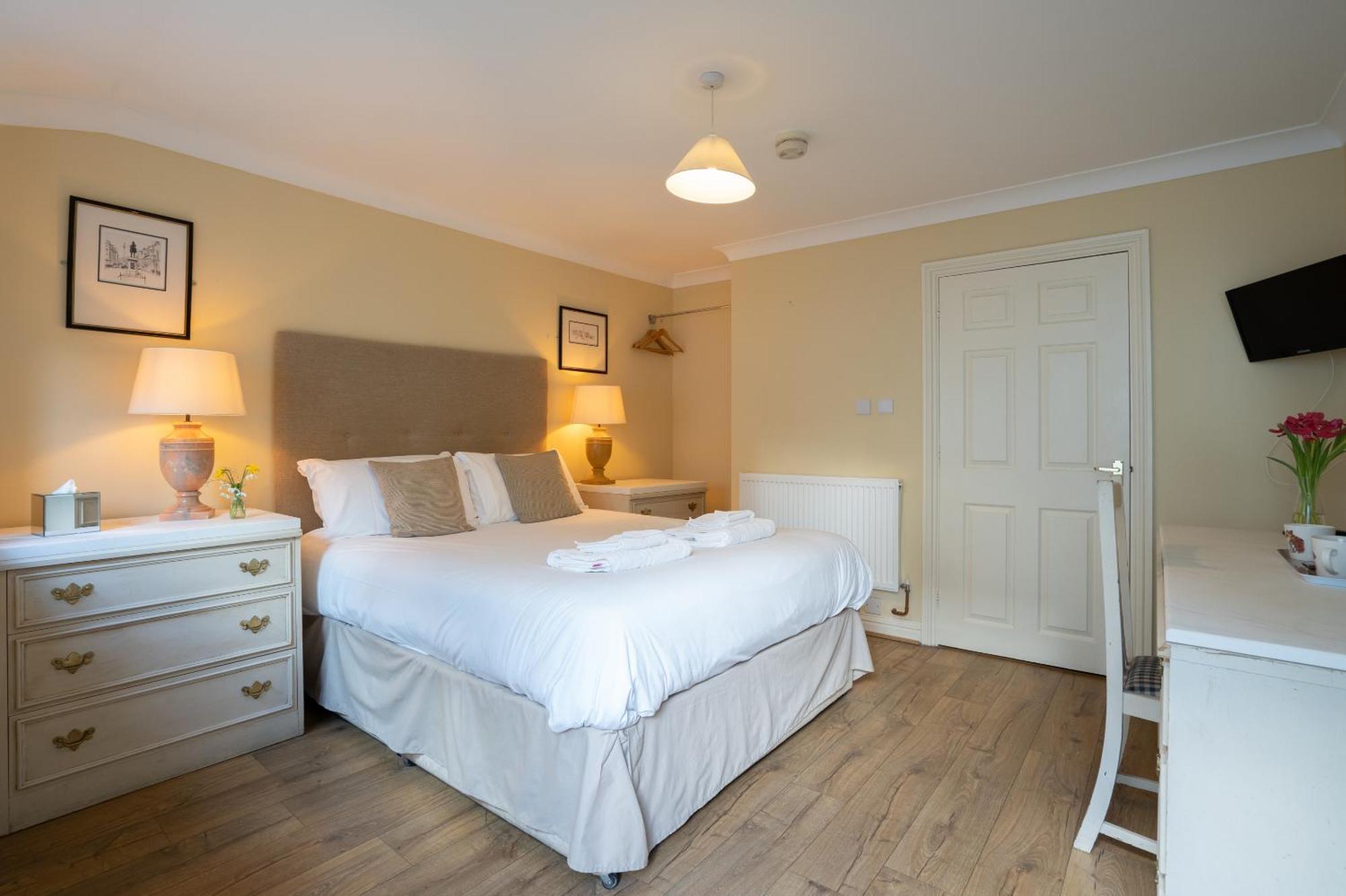 The Bedingfeld Arms Hotel Oxborough Room photo