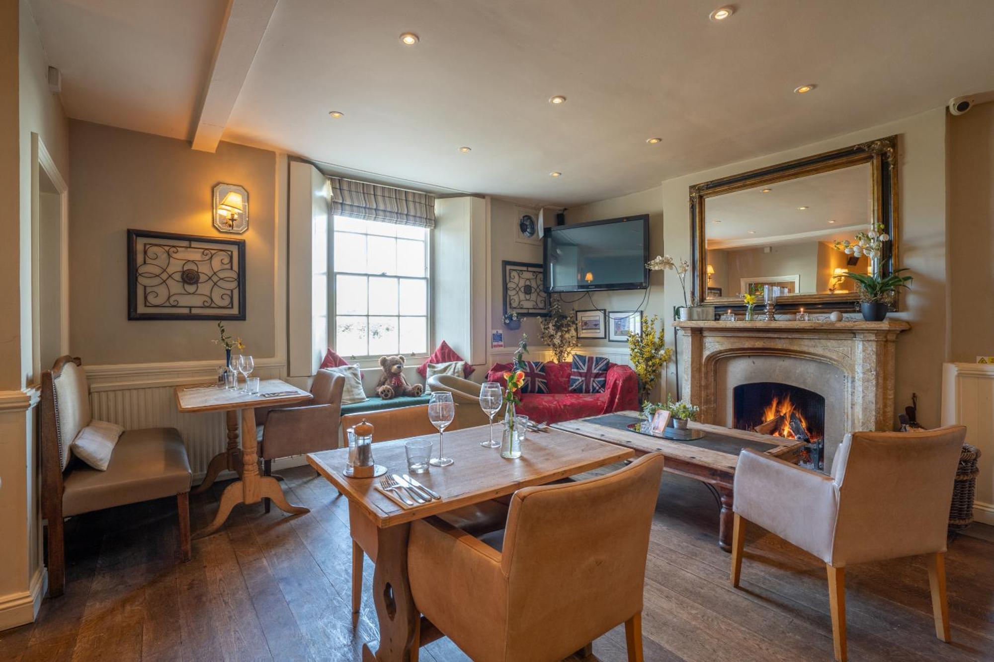 The Bedingfeld Arms Hotel Oxborough Exterior photo