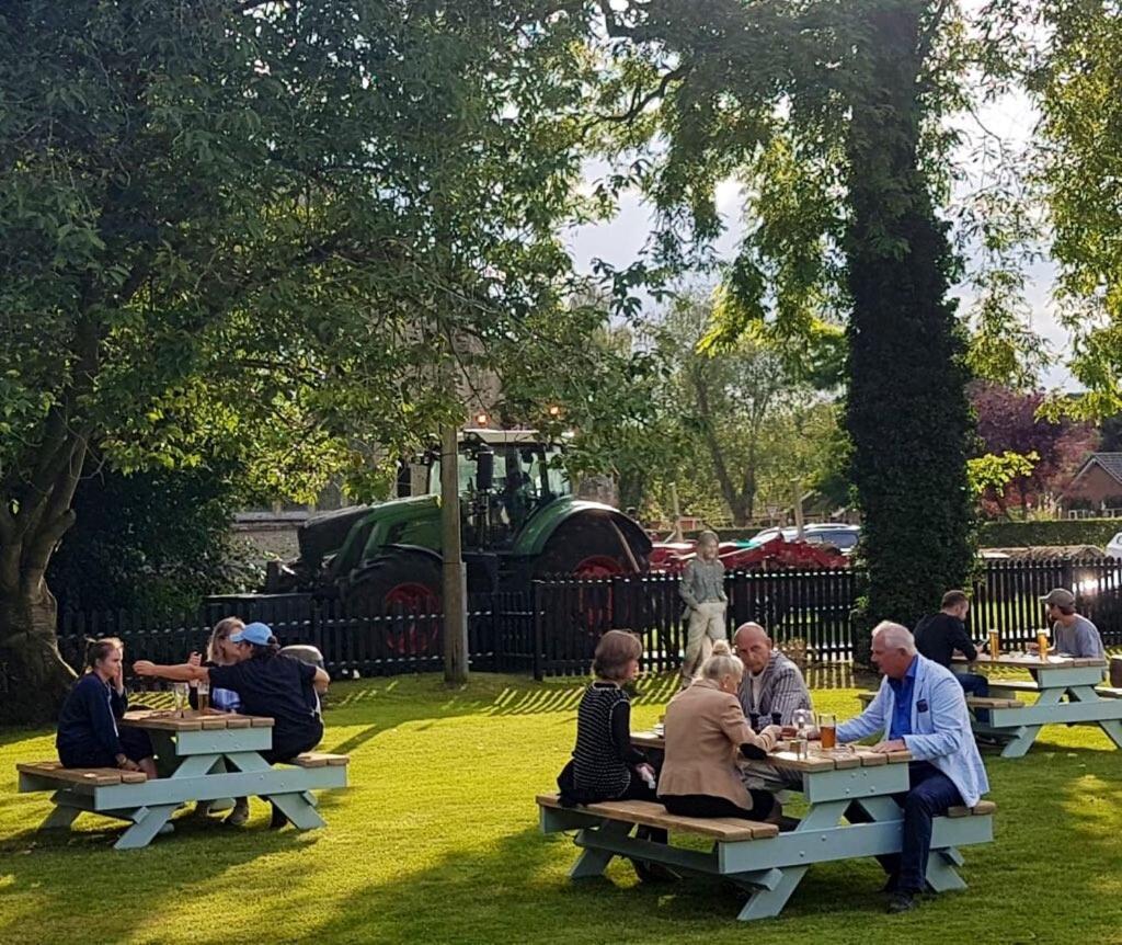 The Bedingfeld Arms Hotel Oxborough Exterior photo