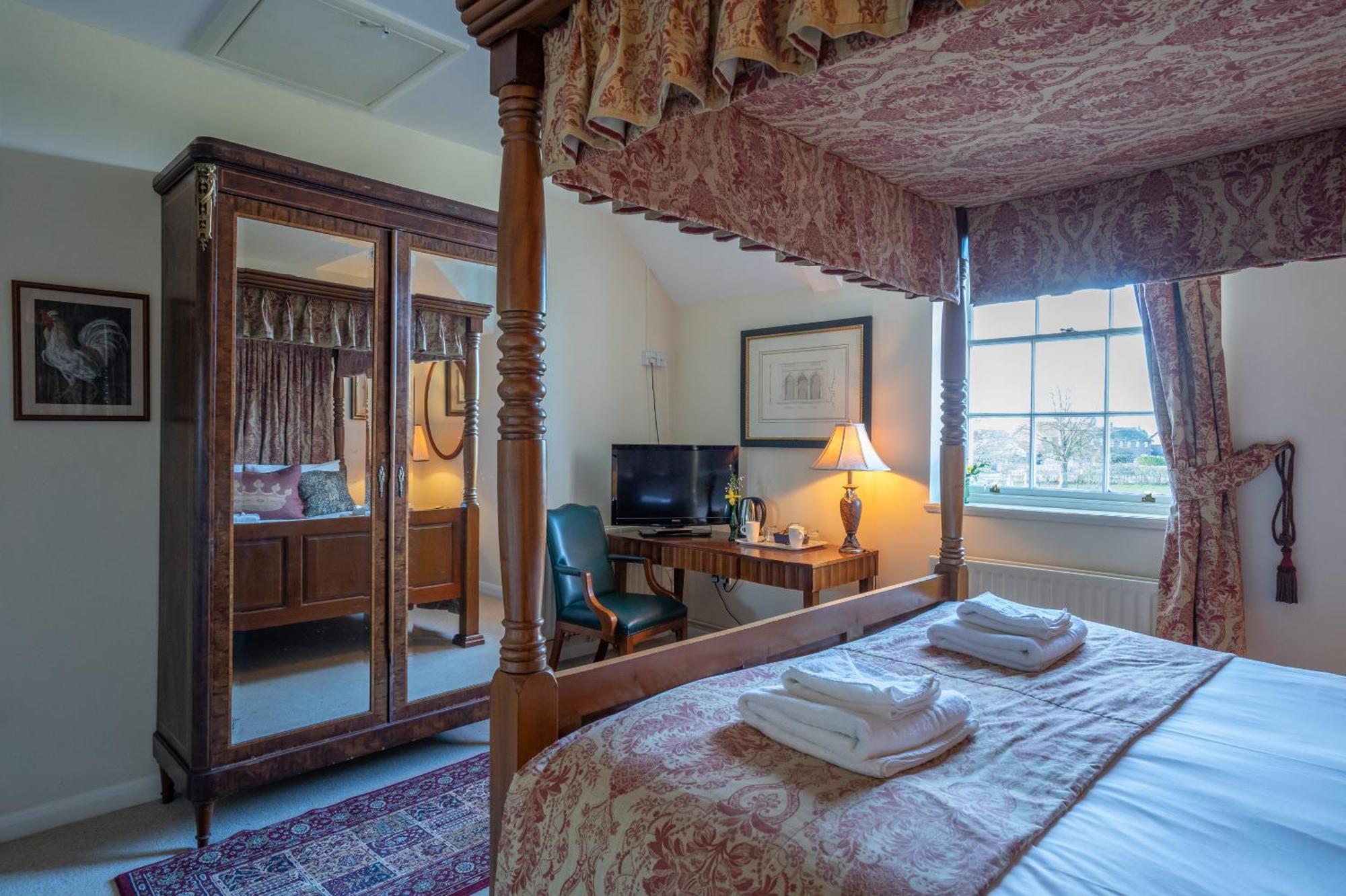 The Bedingfeld Arms Hotel Oxborough Room photo