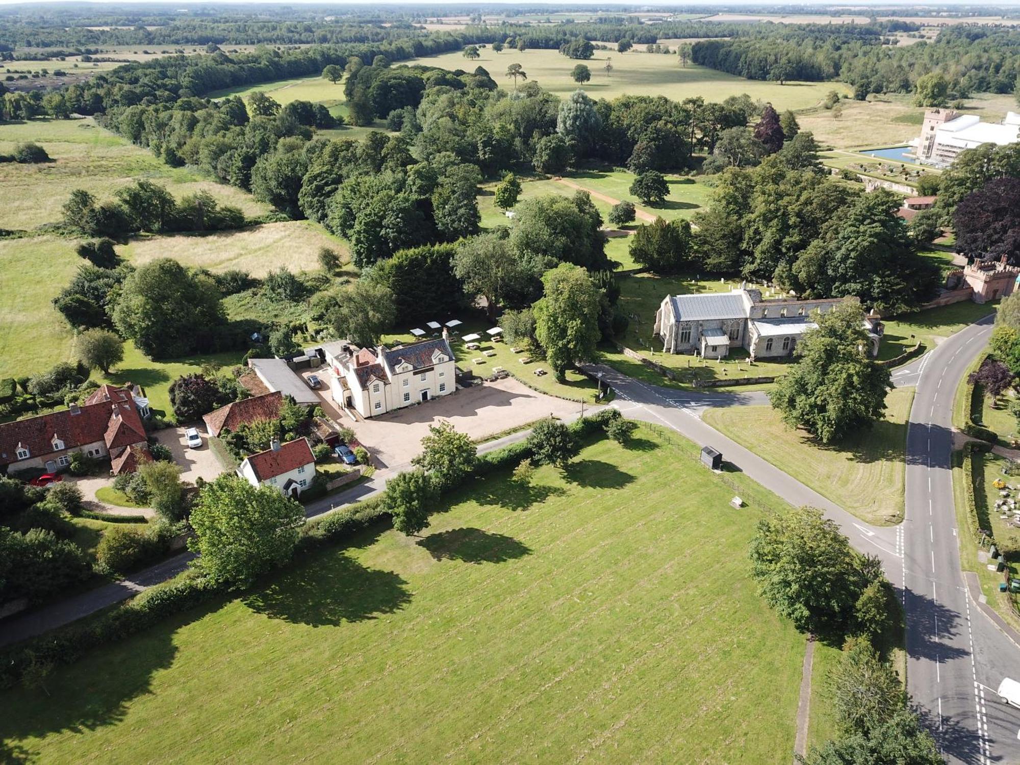 The Bedingfeld Arms Hotel Oxborough Exterior photo